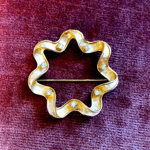 Vintage Sarah Coventry signed brooch